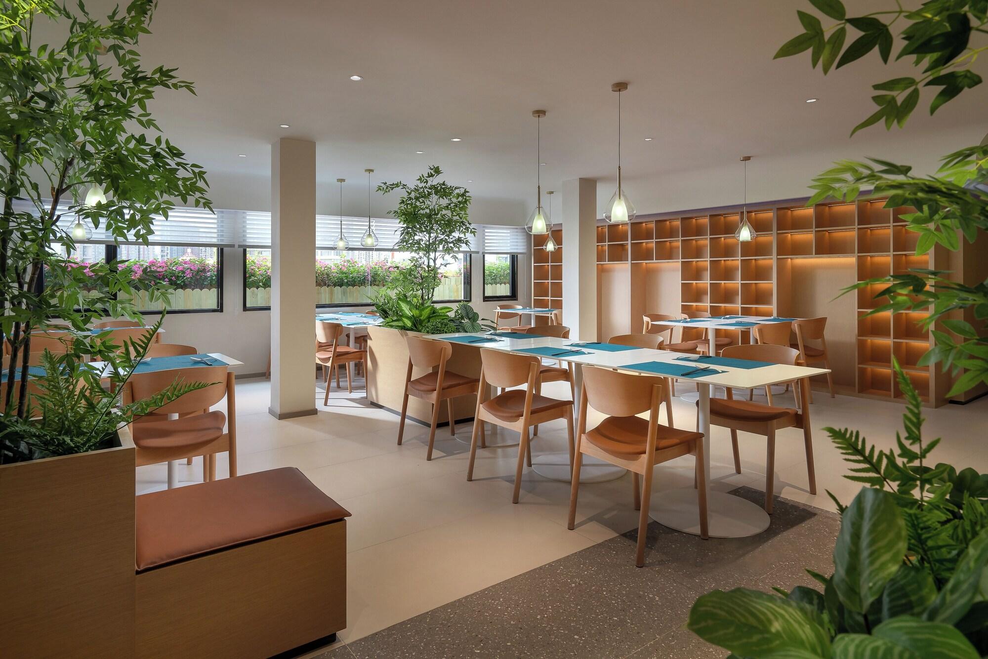 Restaurant CYBO Station