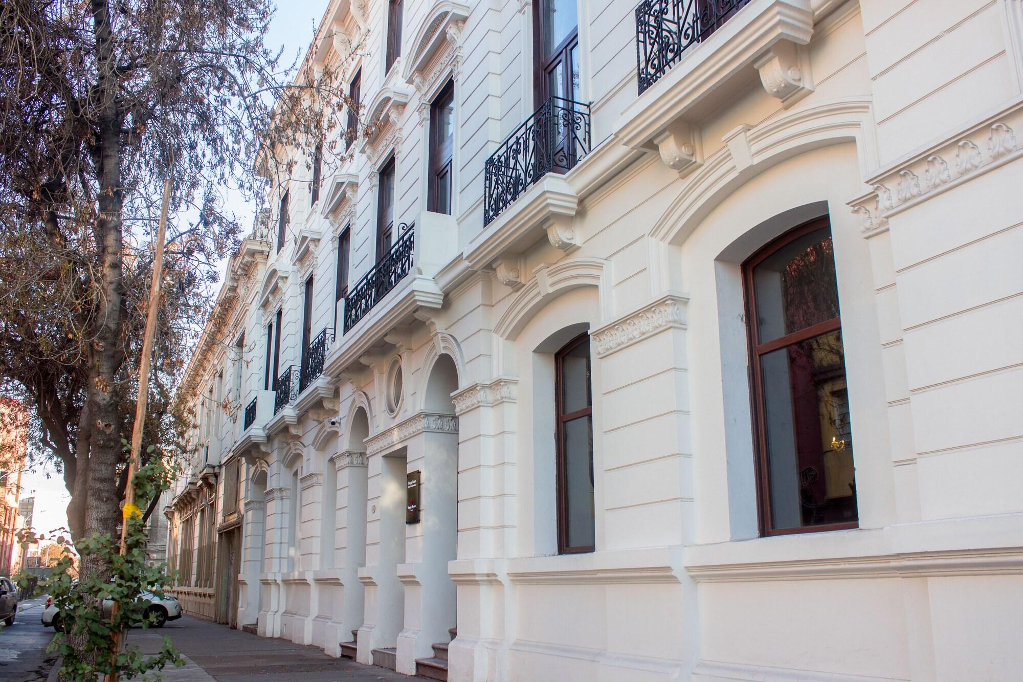 Varios Happy House Hostel Backpackers
