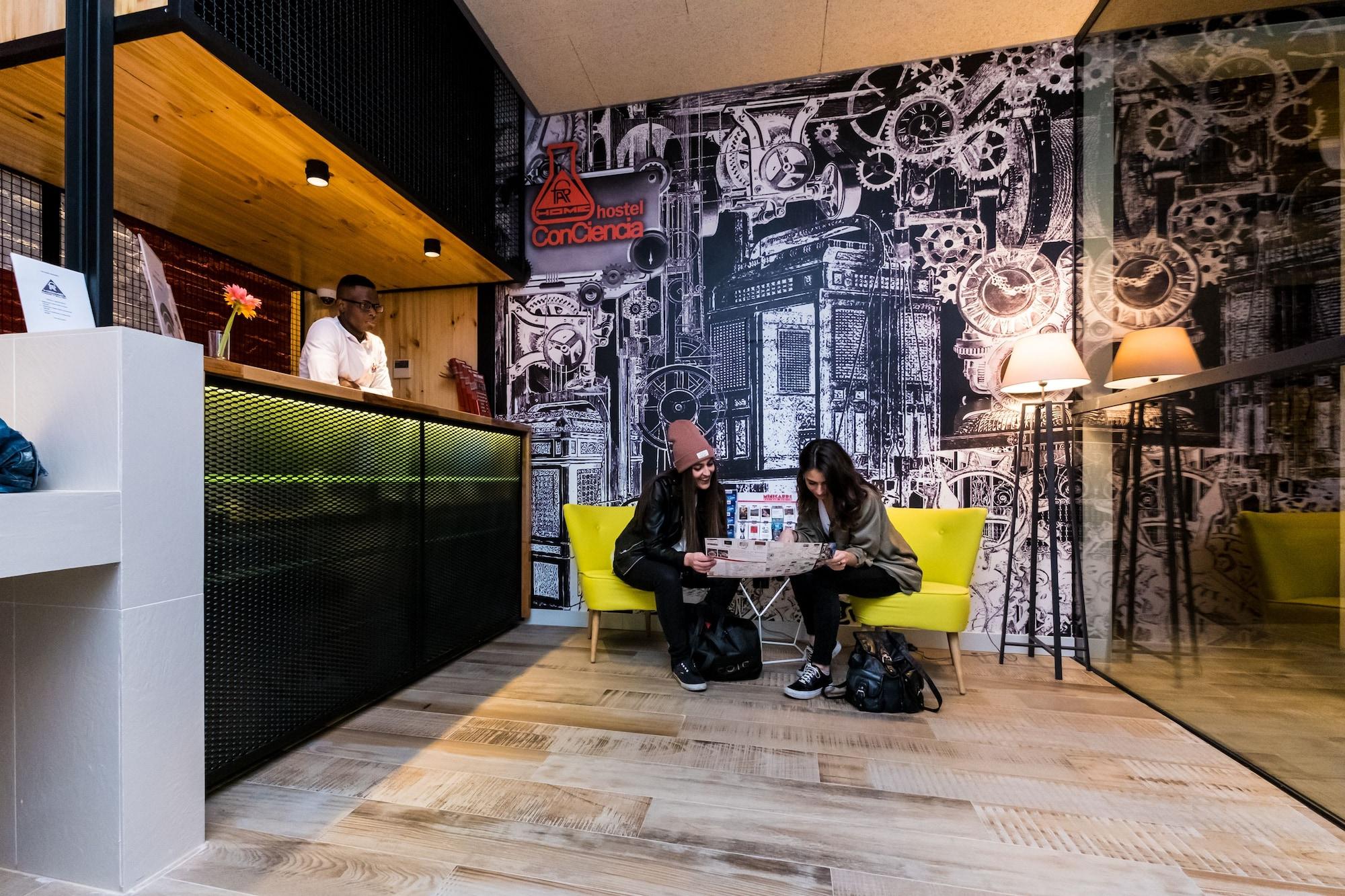 Vista Lobby Far Home Bernabeu