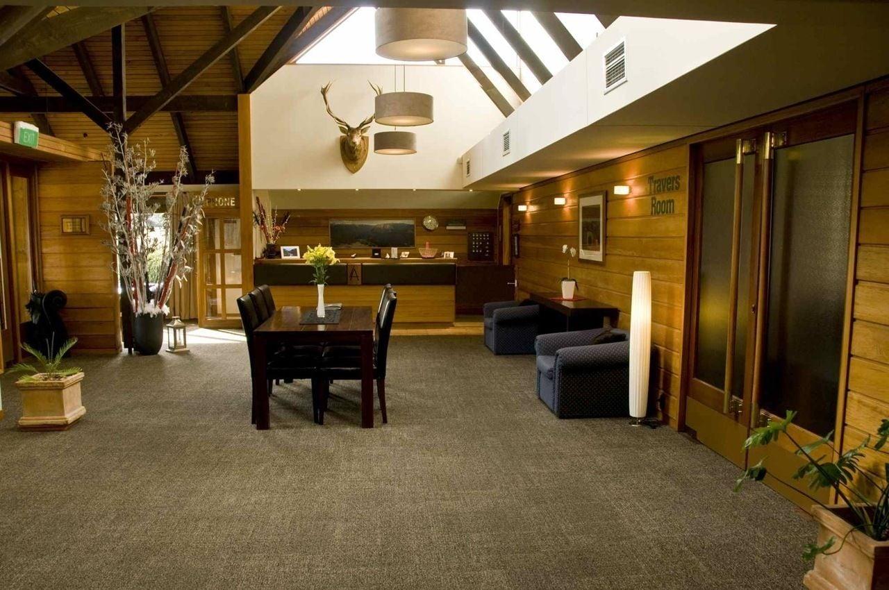 Vista Lobby Alpine Lodge
