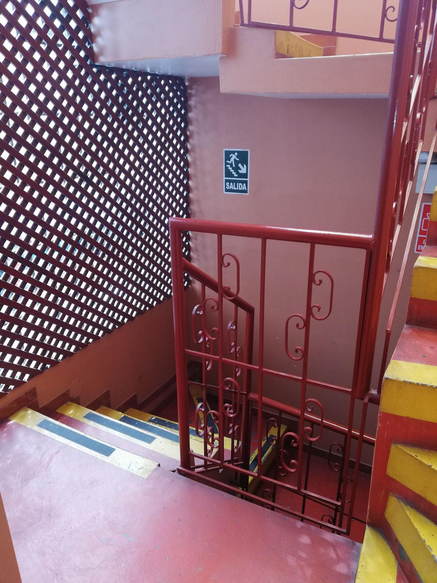 Varios Hostal GQ