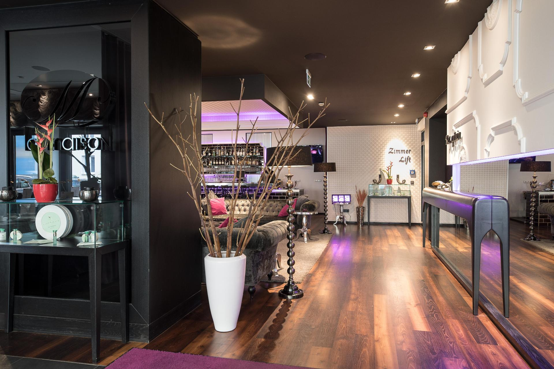 Vista Exterior La Mansion Vi Vadi Hotel