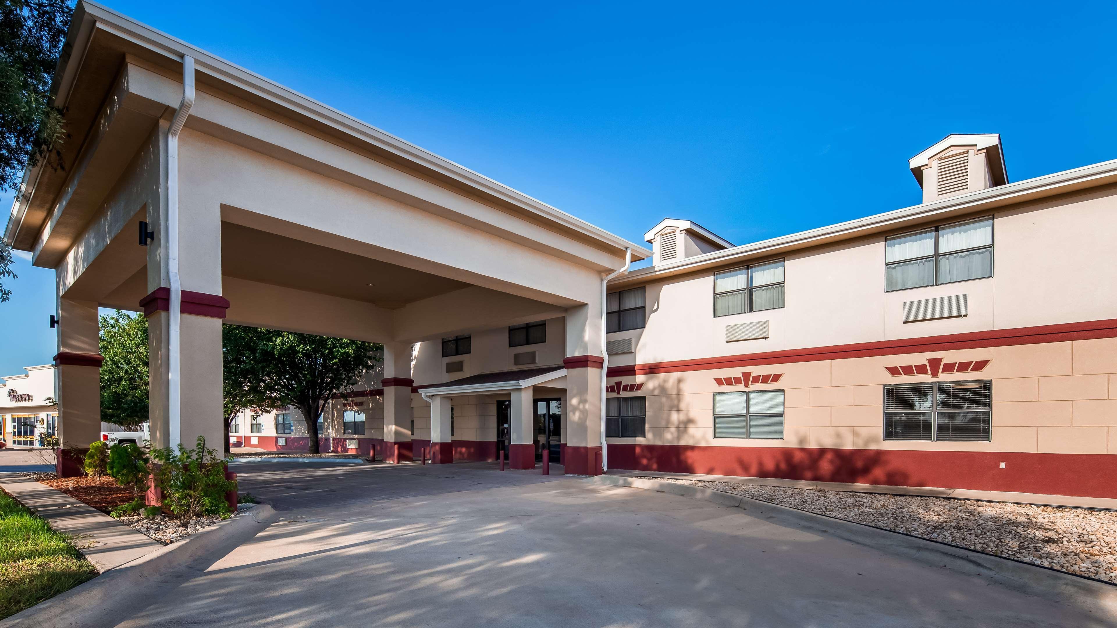 Vista Exterior Best Western Inn & Suites