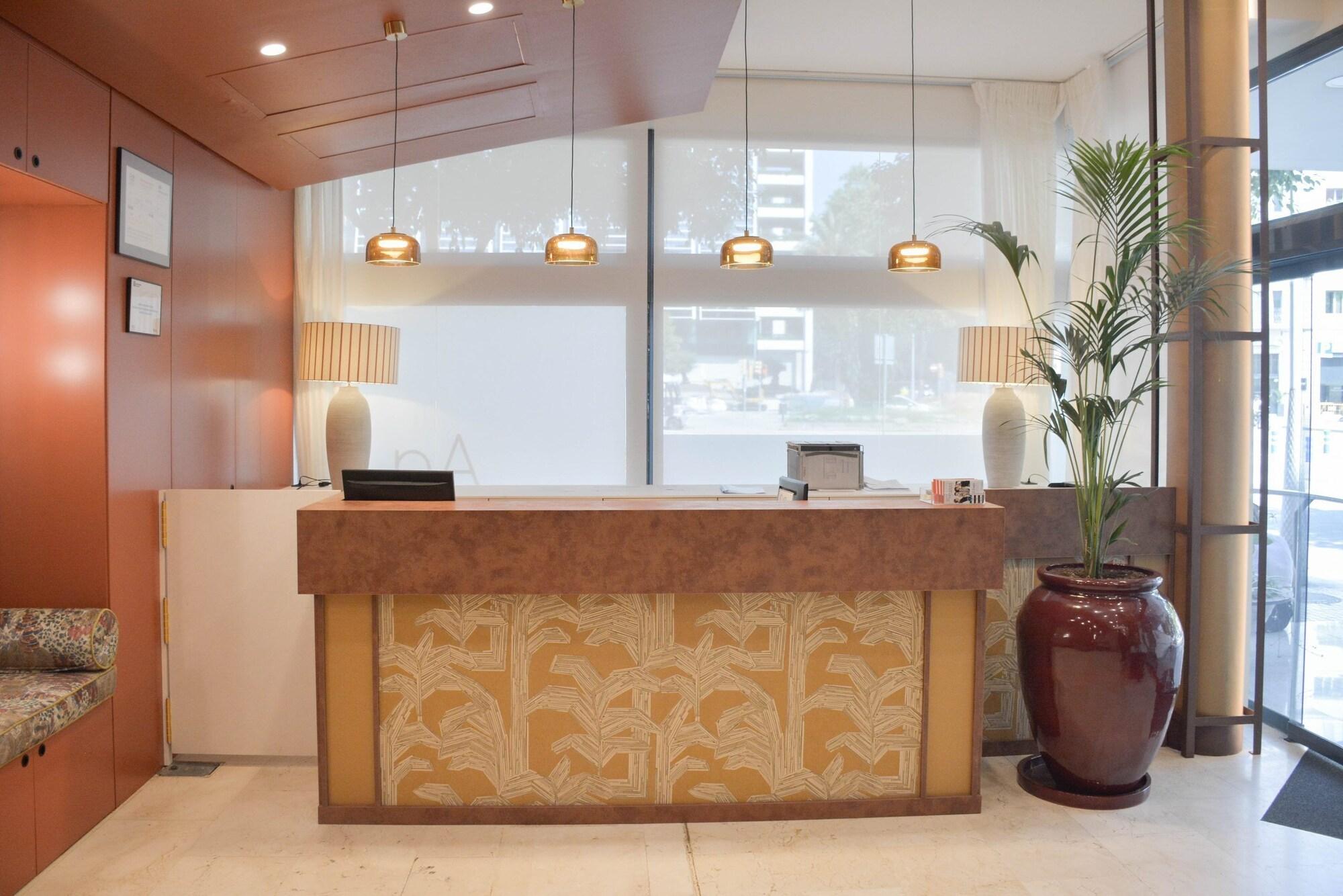 Vista Lobby Hotel Viladomat