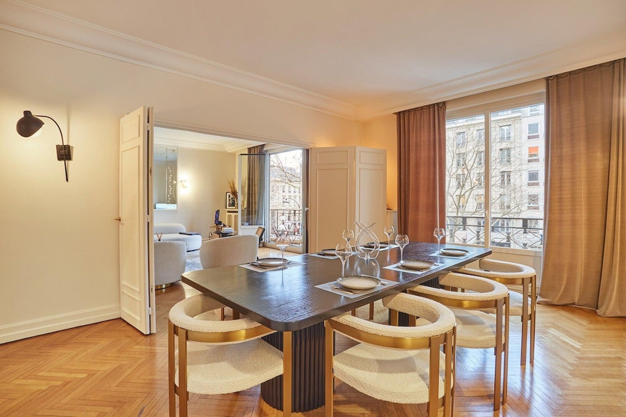 Restaurant Apartment Arc de Triomphe/ Champs Elysee
