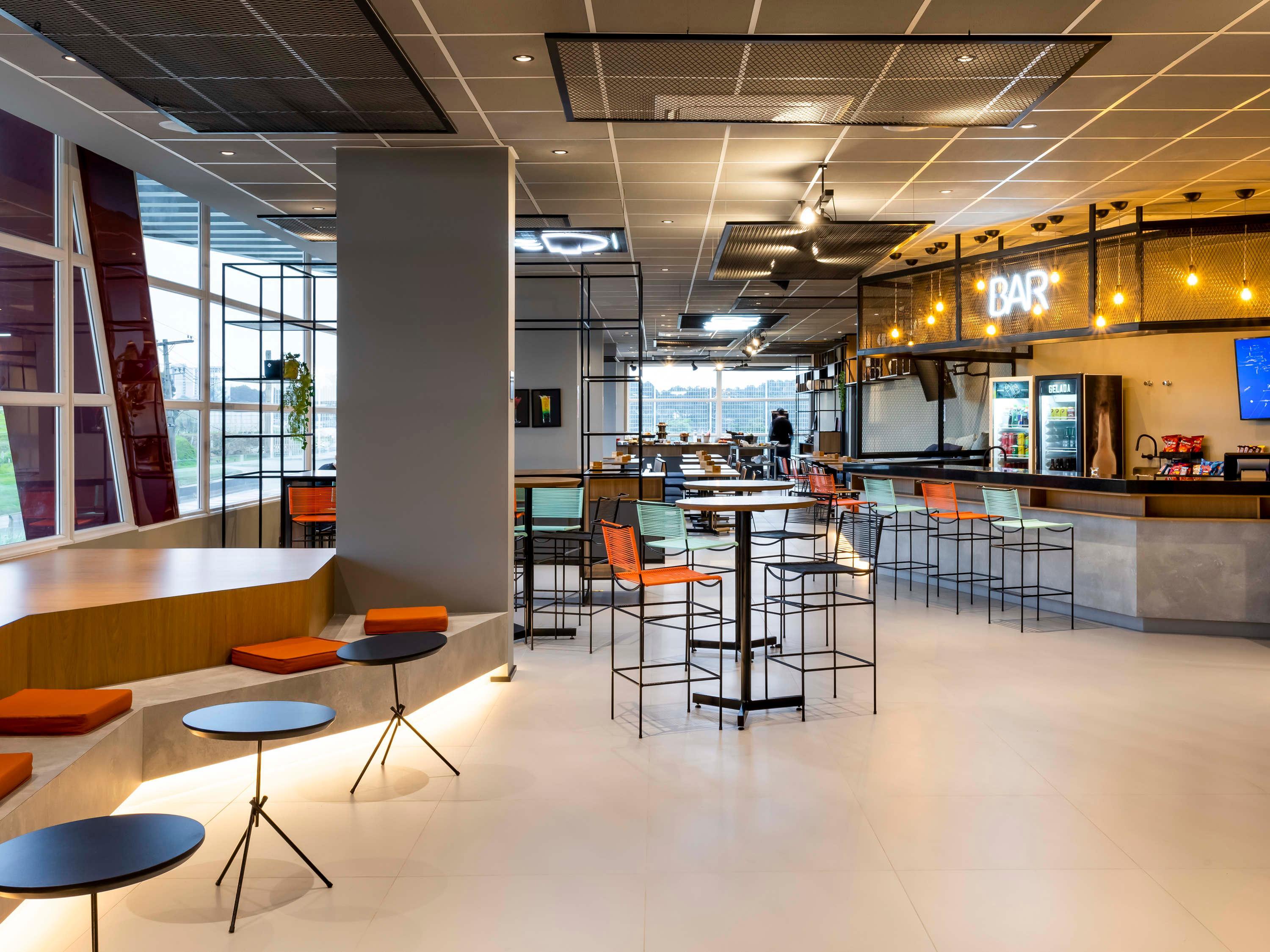 Bar/Salón Ibis Aruja