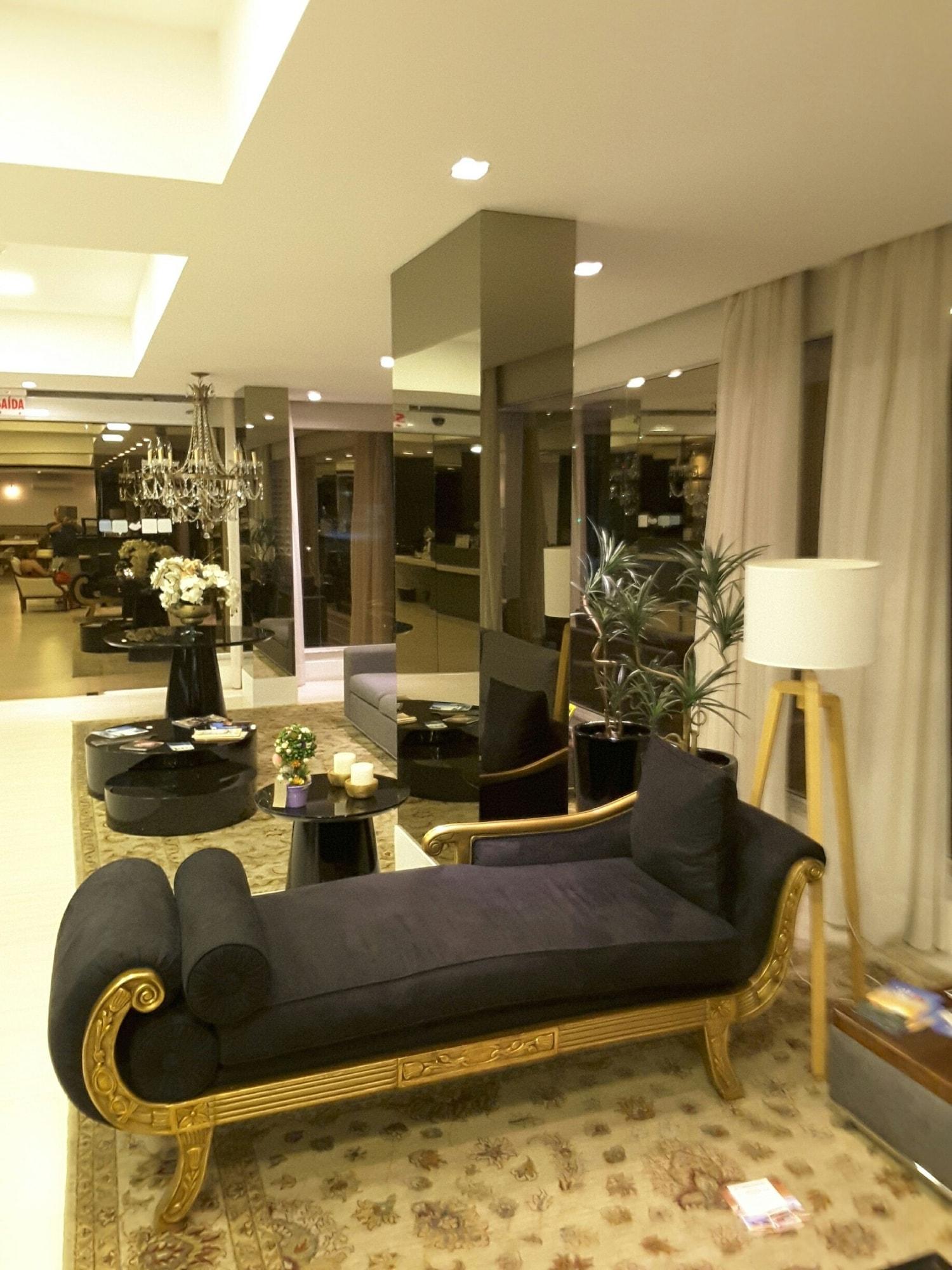 Vista Lobby Blue Hill Hotel