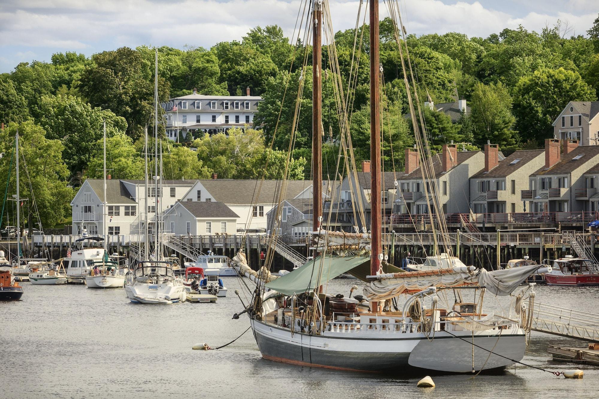 Varios Camden Harbour Inn