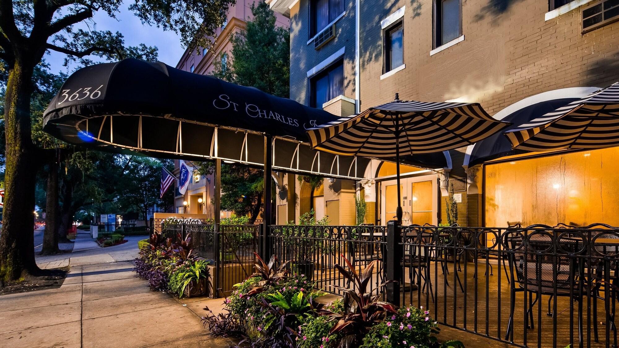 Varios St. Charles Inn