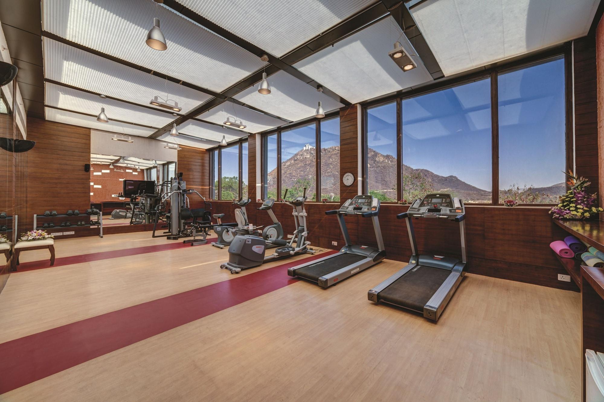 Gimnasio Ramada by Wyndham Udaipur Resort and Spa