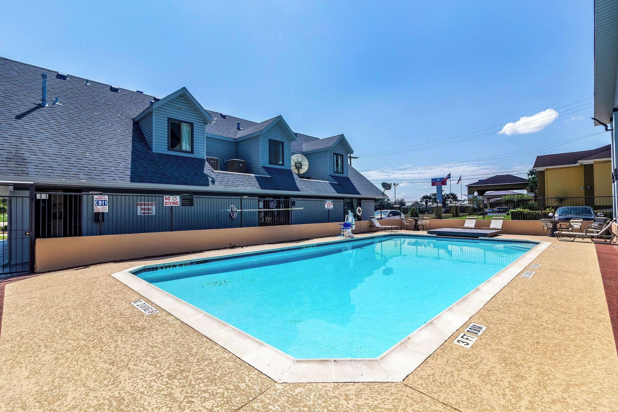 Vista Piscina Motel 6 Alvin, TX