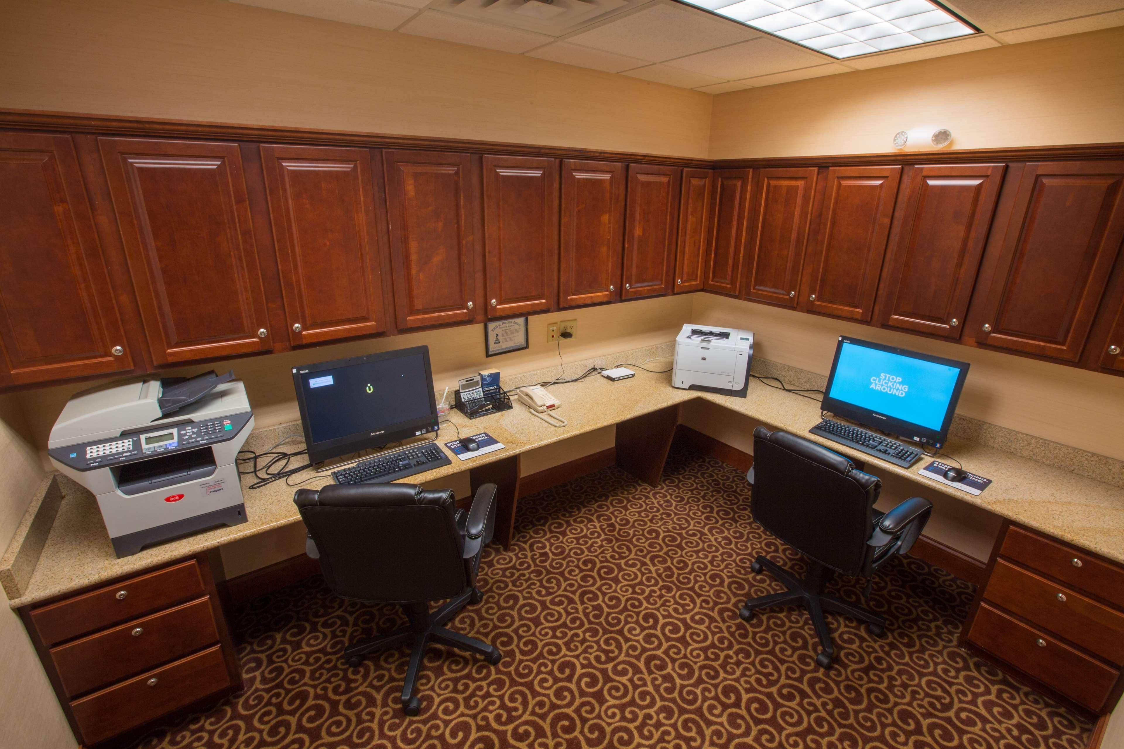 Centro de Negocios Hampton Inn Goshen