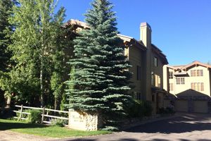 Alquiler Vacacional - High-end Condo In the Heart Of Sun Valley - Walk To Skiing , Town, Biking + Golf