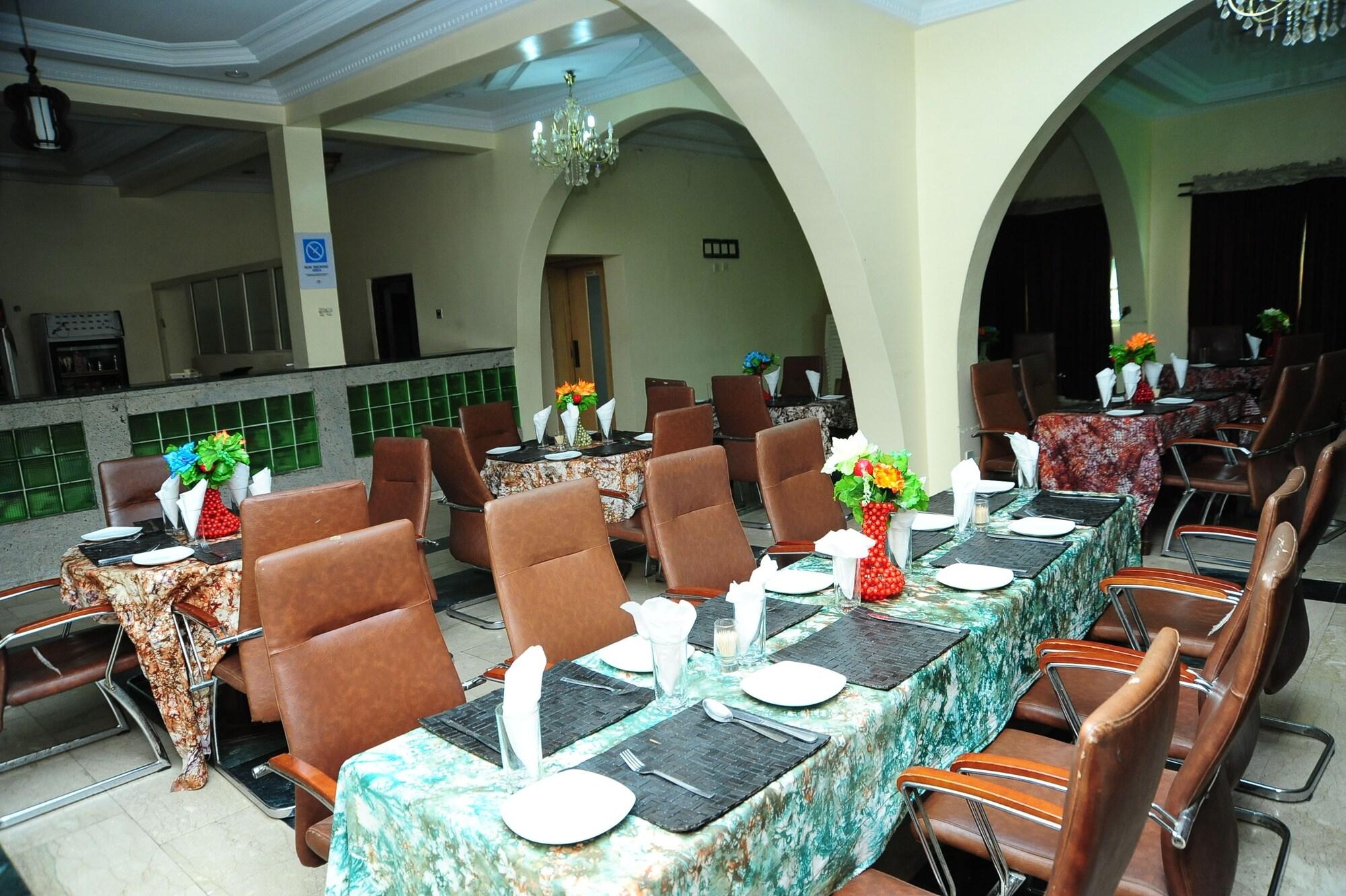 Restaurant Richton Hotel and Suites