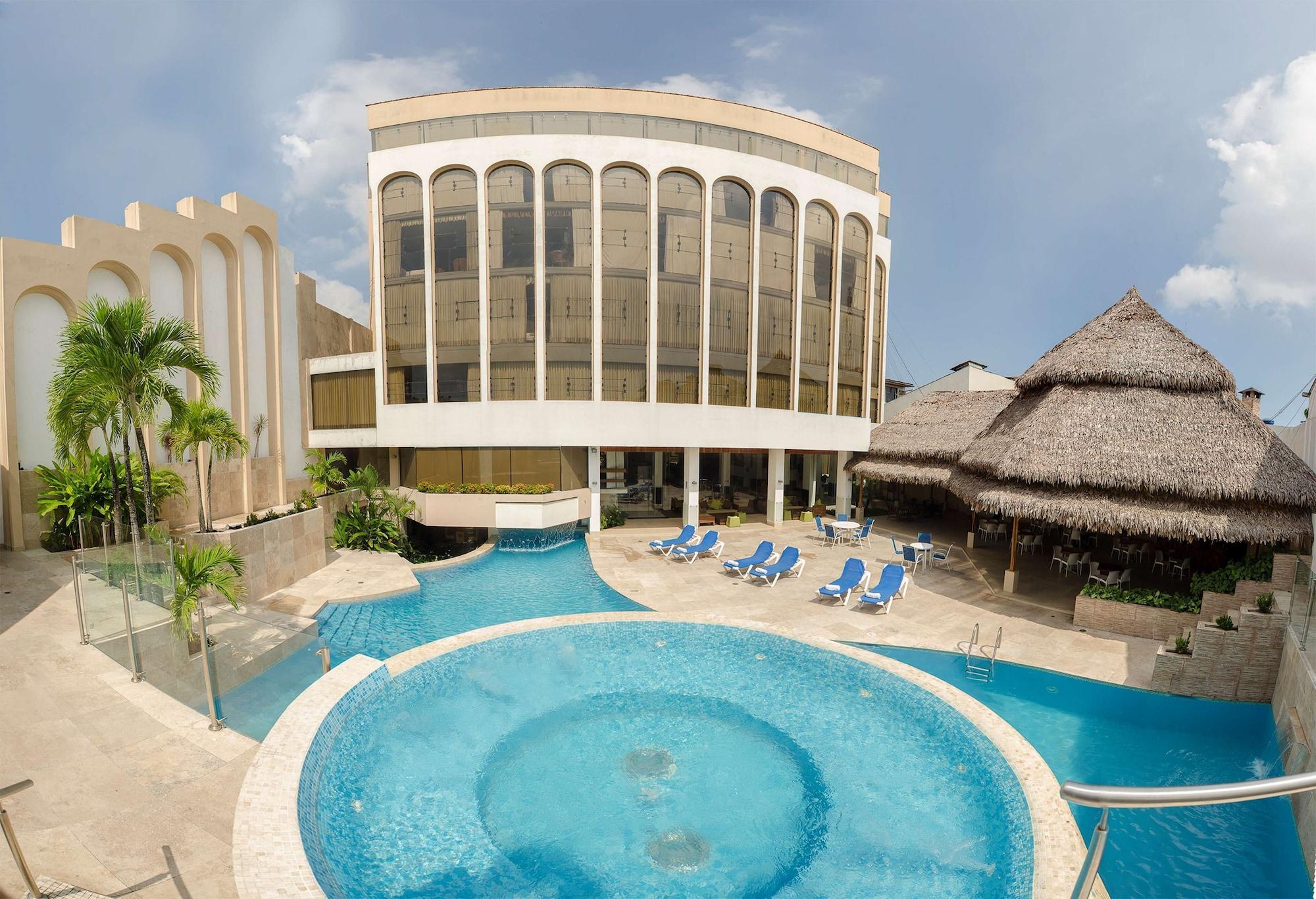 Vista Exterior DoubleTree by Hilton Iquitos