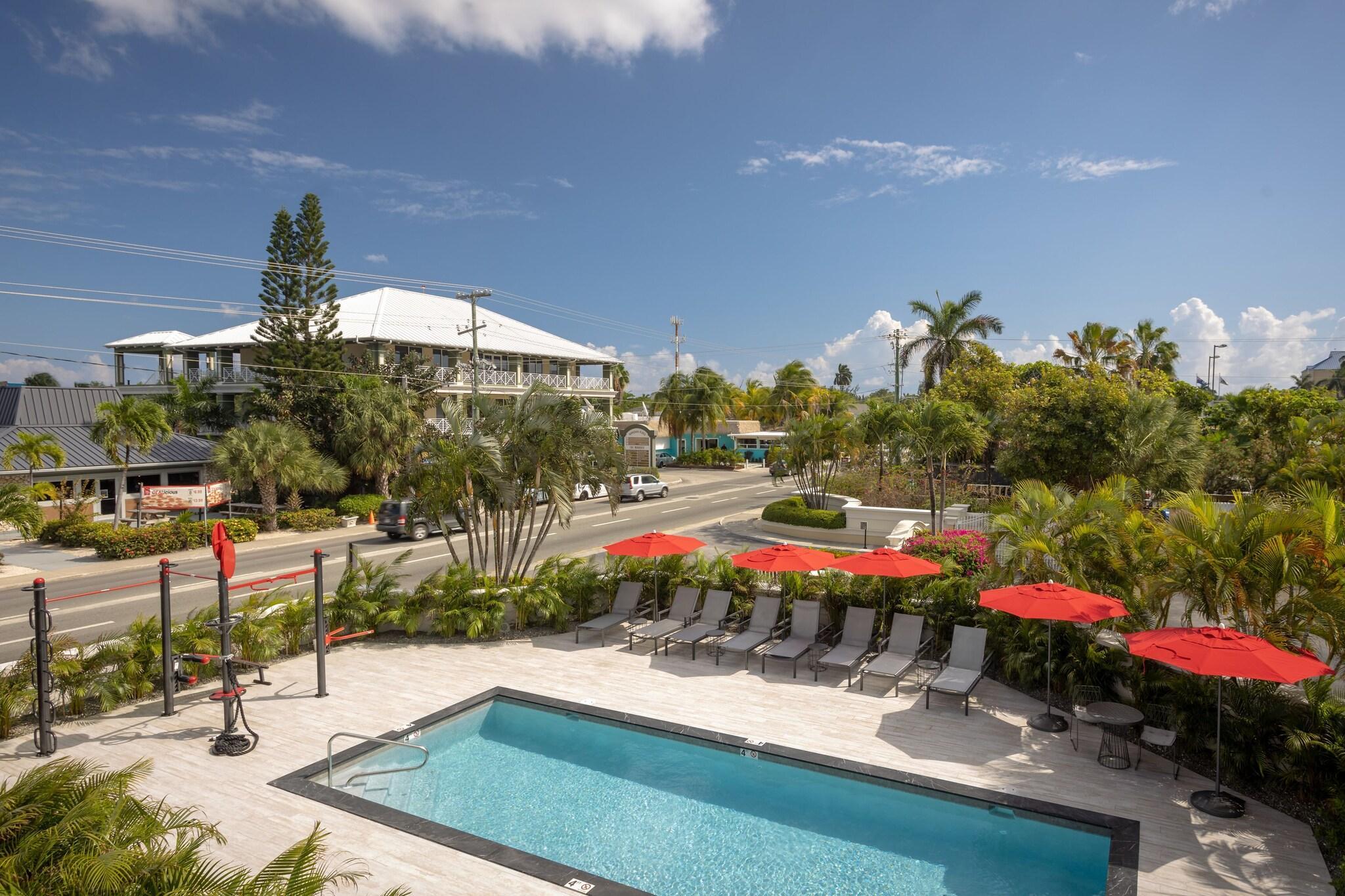 Vista Exterior The Locale Hotel Grand Cayman