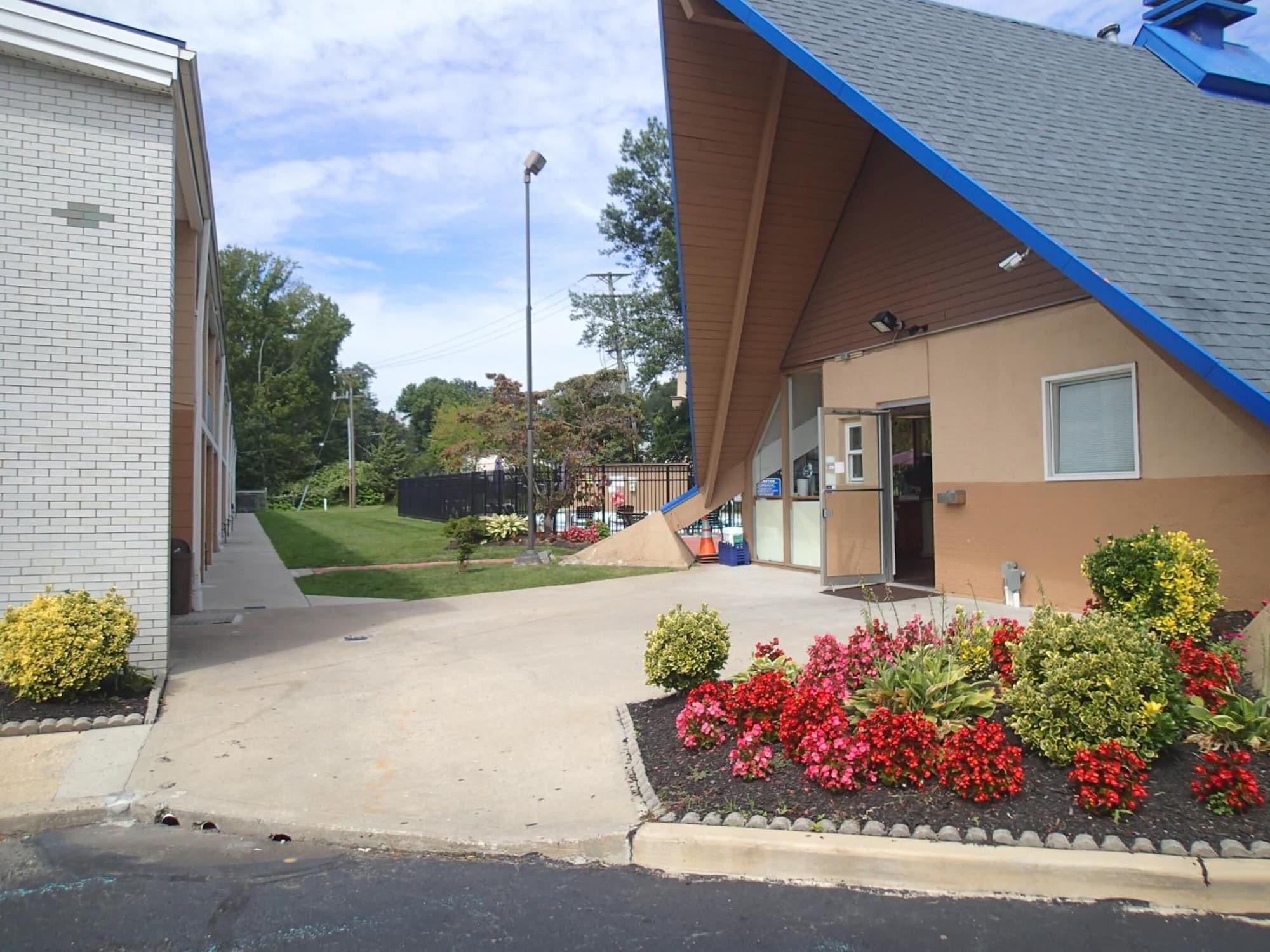 Vista Exterior Crystal Inn Neptune