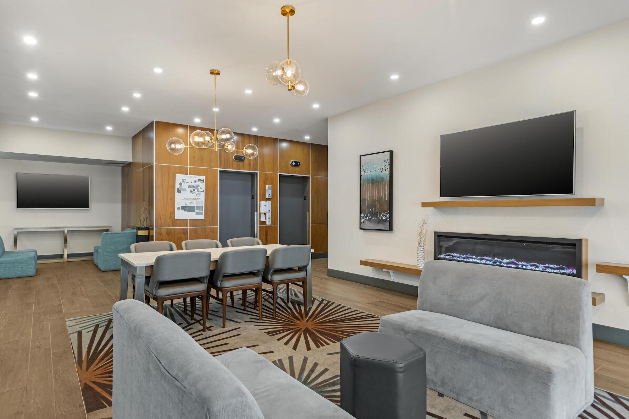 Vista Lobby Best Western Plus Suites Downtown
