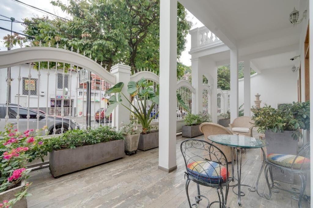 Restaurant Hotel Granada Embassy