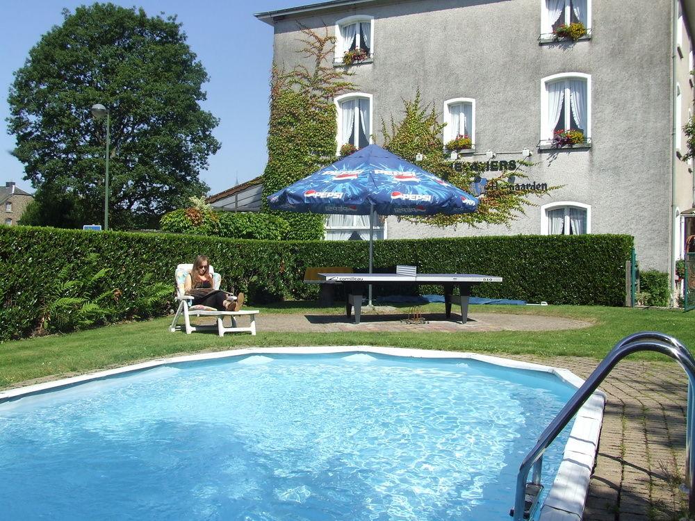 Vista Piscina Hotel La Châtelaine & Aux Chevaliers