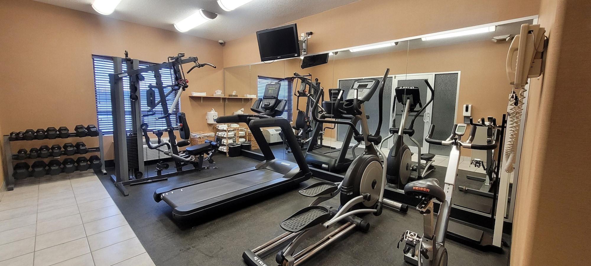 Gimnasio Holiday Inn Express Hotel & Suites WHITECOURT by IHG