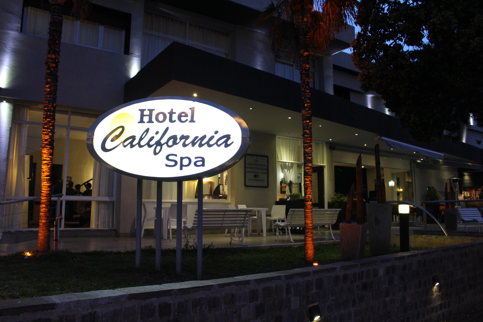 Vista Exterior Hotel California