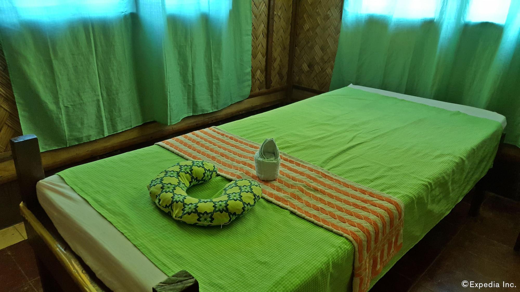 Spa OYO 671 Natua's Cabin