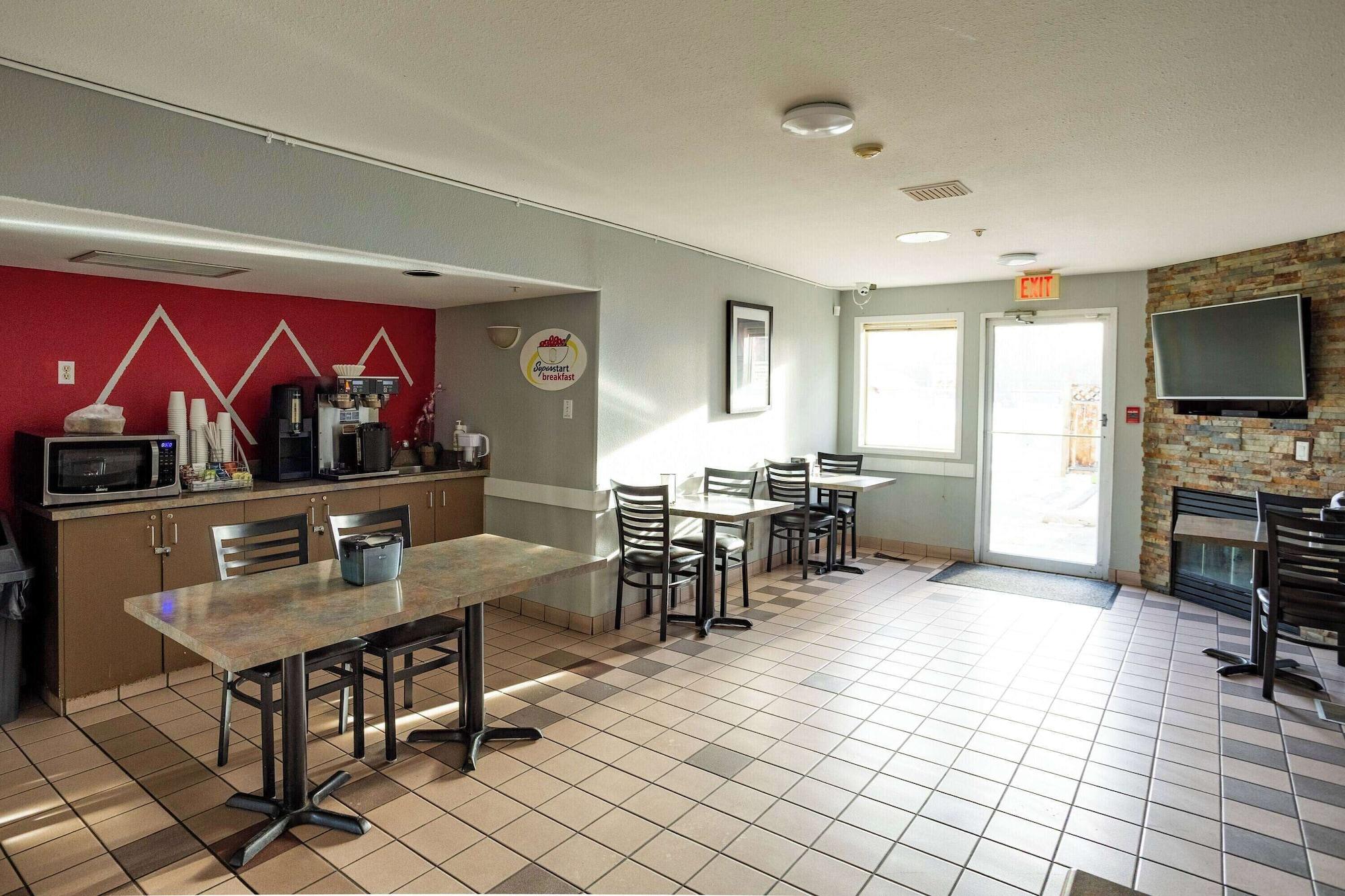 Restaurant Ramada by Wyndham Cranbrook
