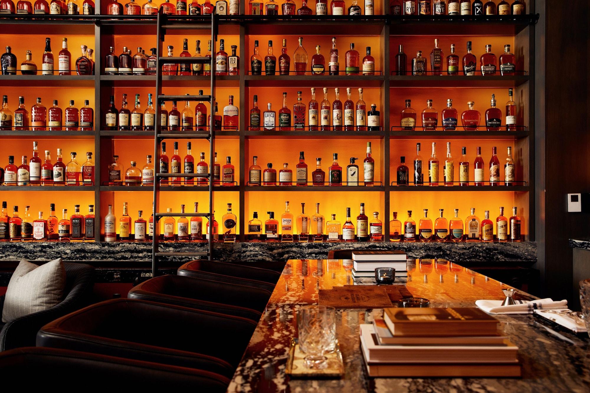 Bar/Salón Live by Loews - St.Louis