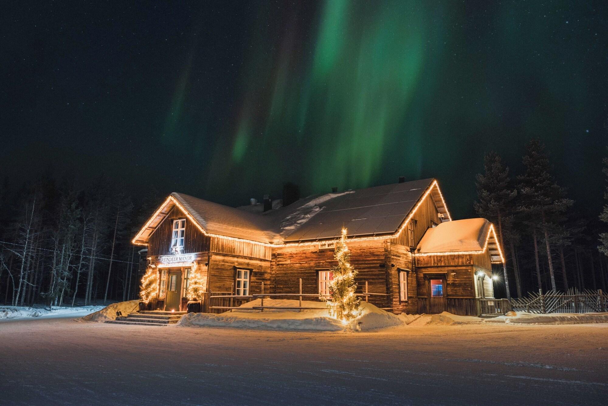 Vista Lobby Reindeer Manor Levi