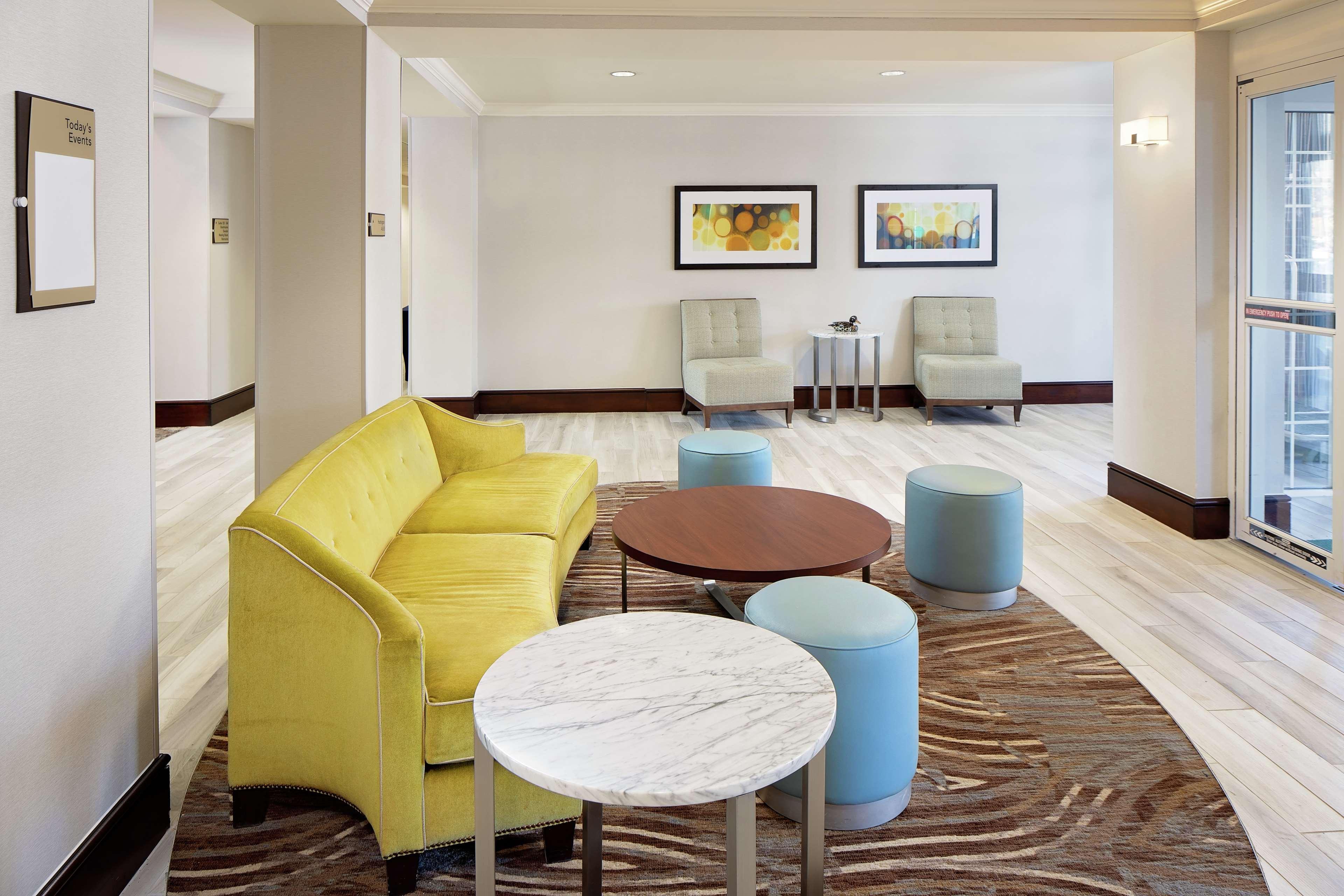 Vista Lobby Homewood Suites by Hilton Hartford-Farmington