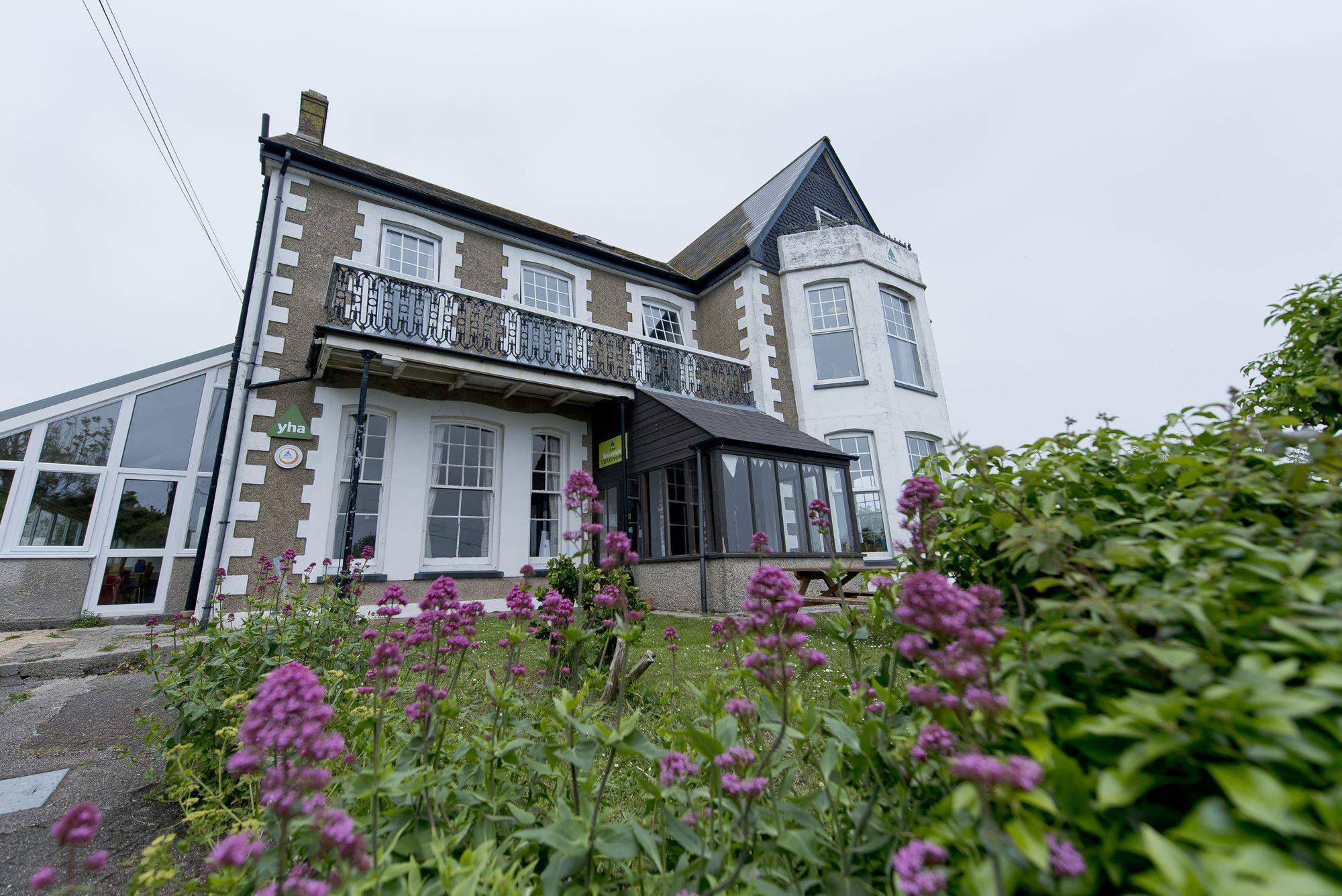Varios YHA Coverack - Hostel