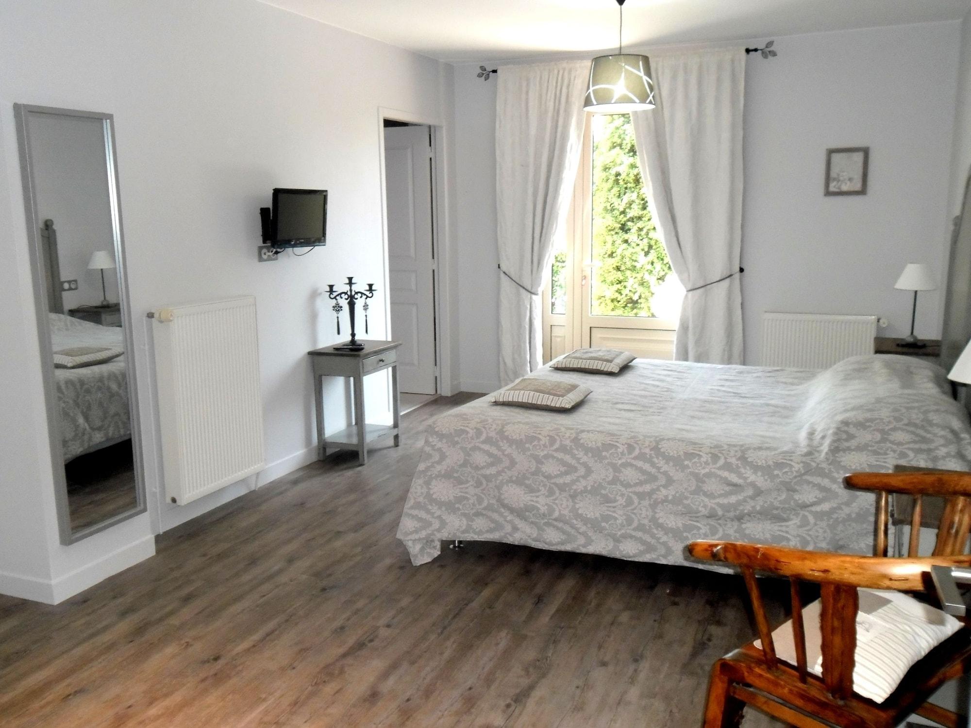 Habitación Logis Hôtel - Les Collines