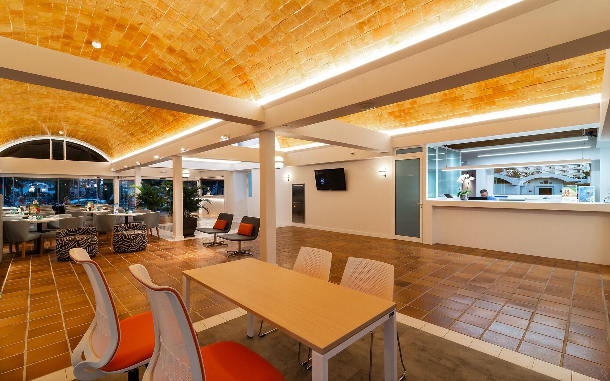 Vista Lobby Bungalows Cordial Biarritz