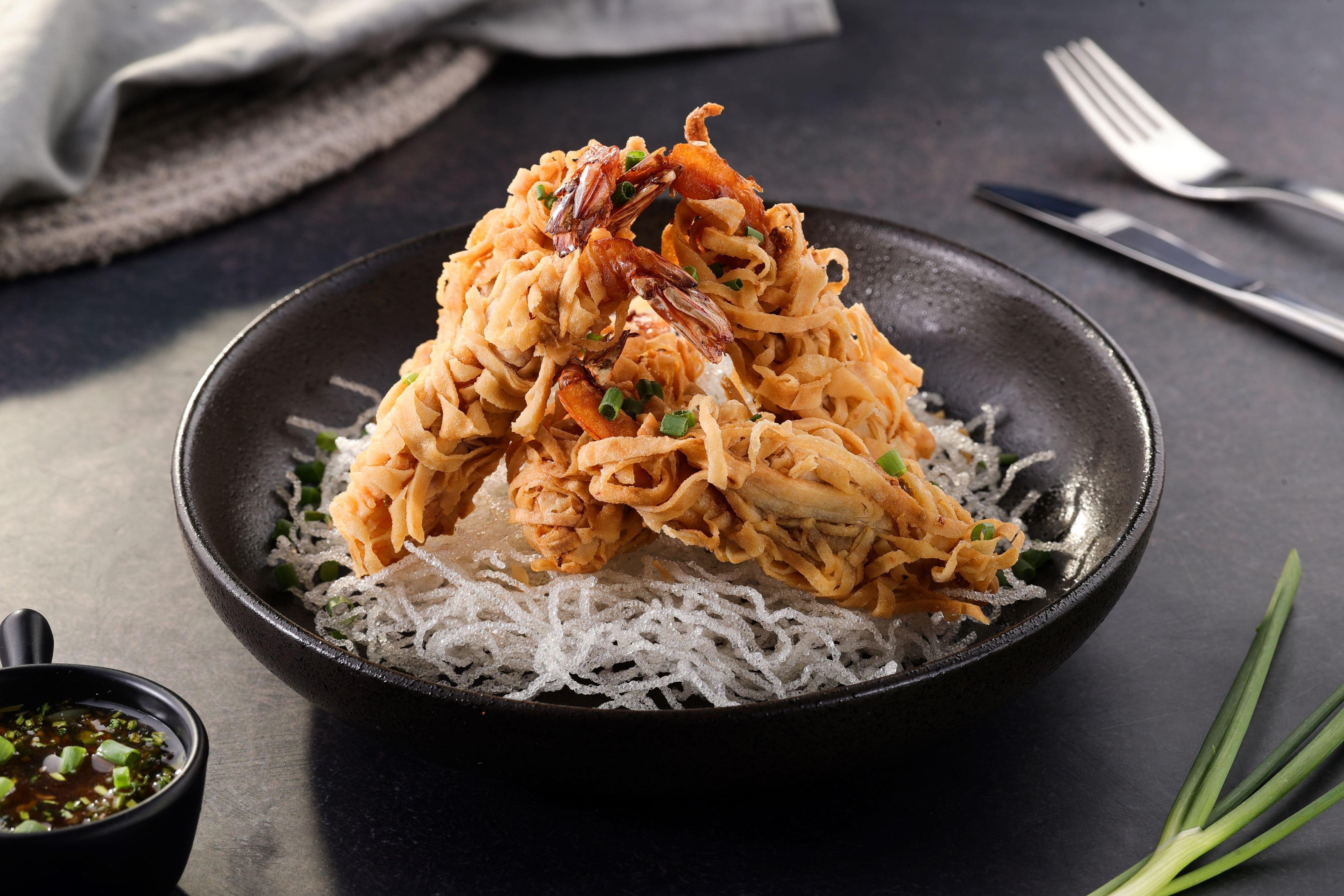 Restaurant Crowne Plaza Greater Noida by IHG