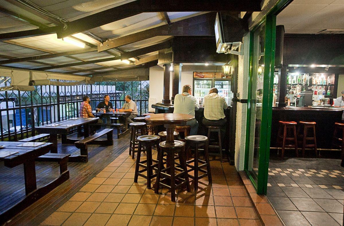 Bar/Salón Digger Inn