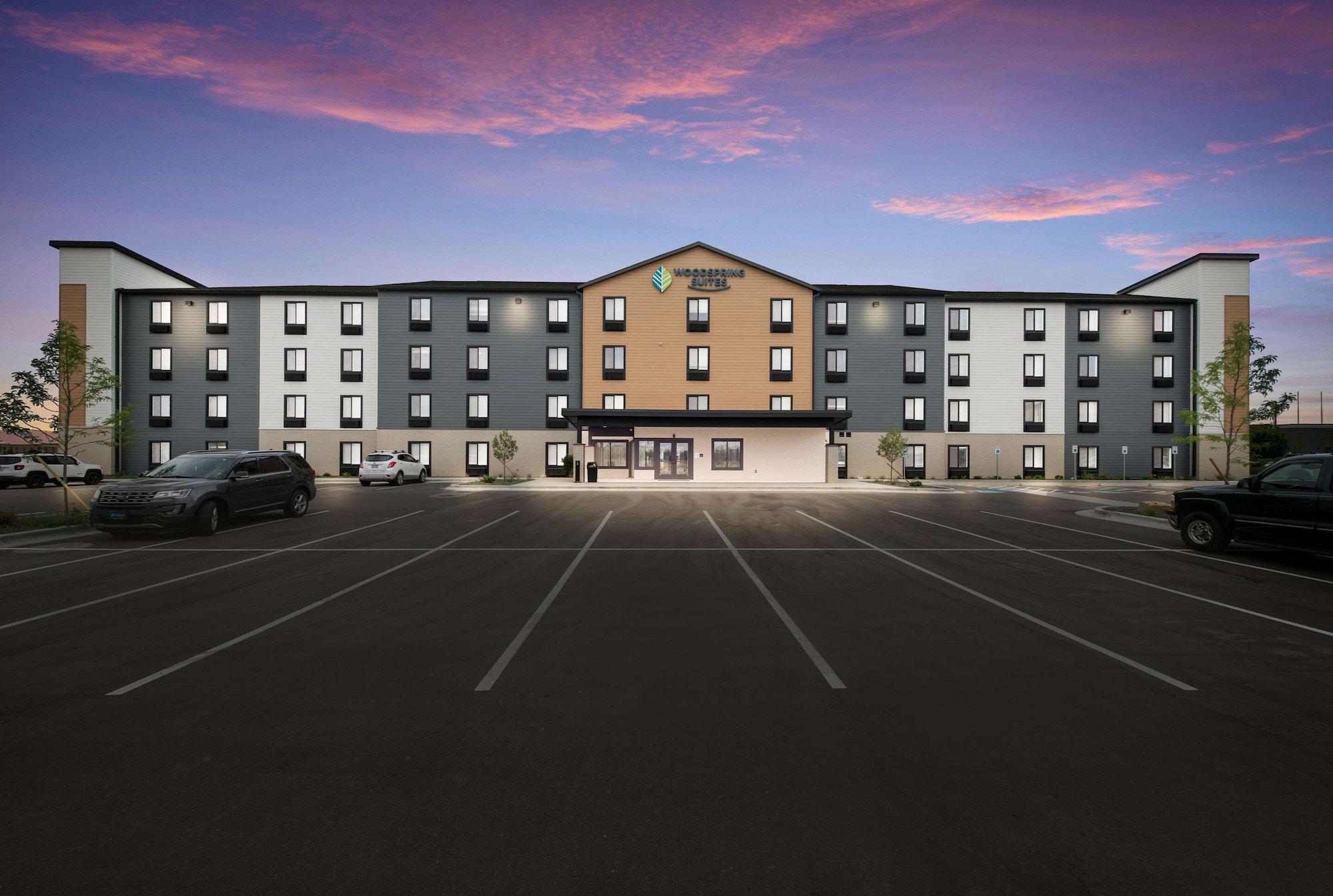 Vista Exterior WoodSpring Suites Meridian