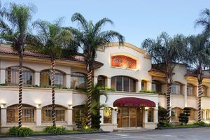 Hotel And Suites Quinta Magna