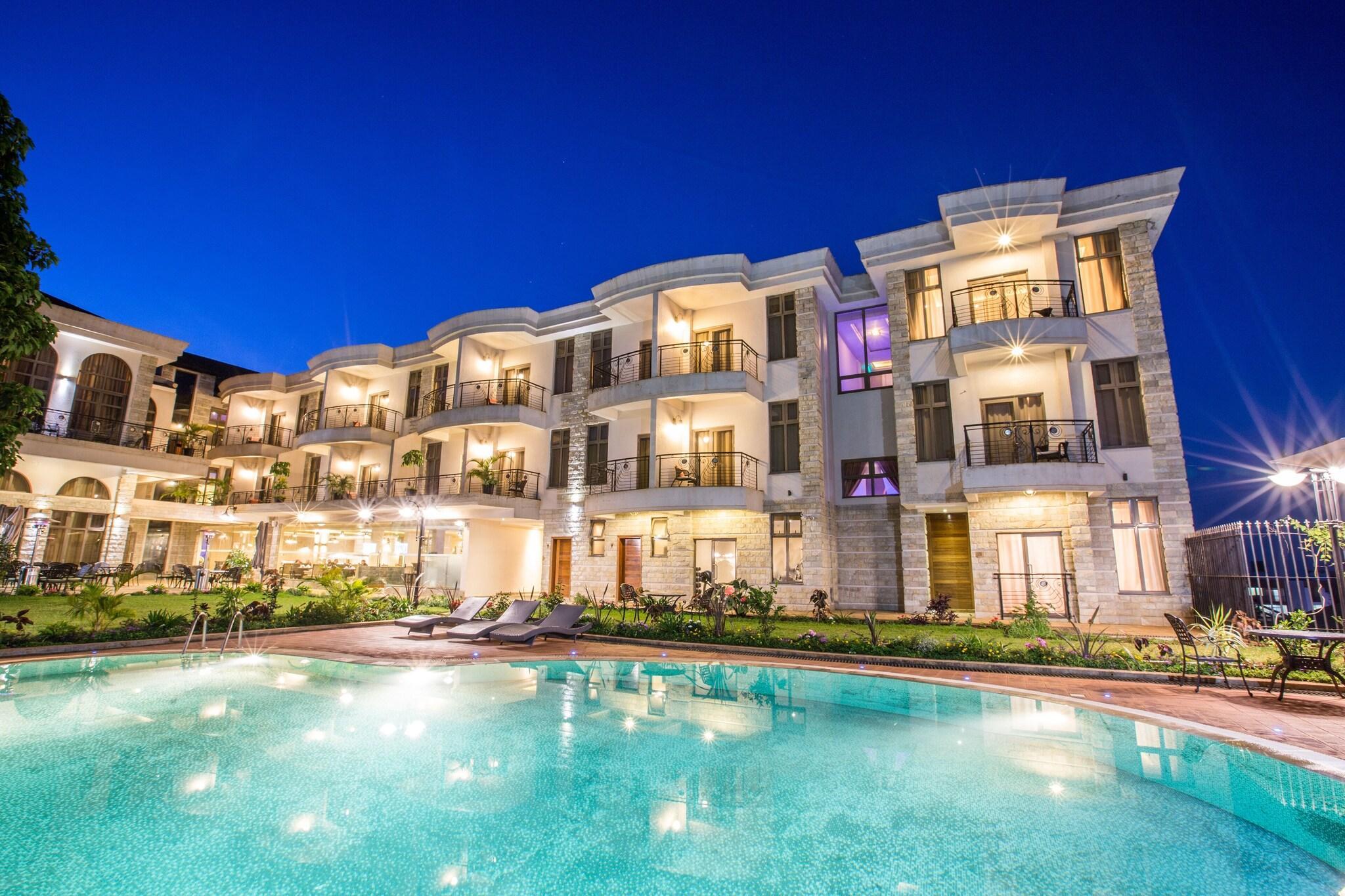 Vista Piscina Alba Hotel Meru