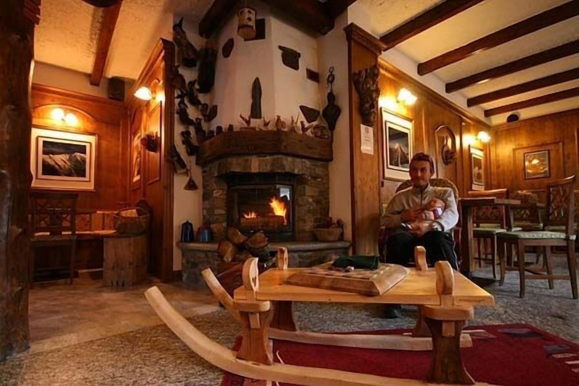 Vista Lobby Hotel Tivet