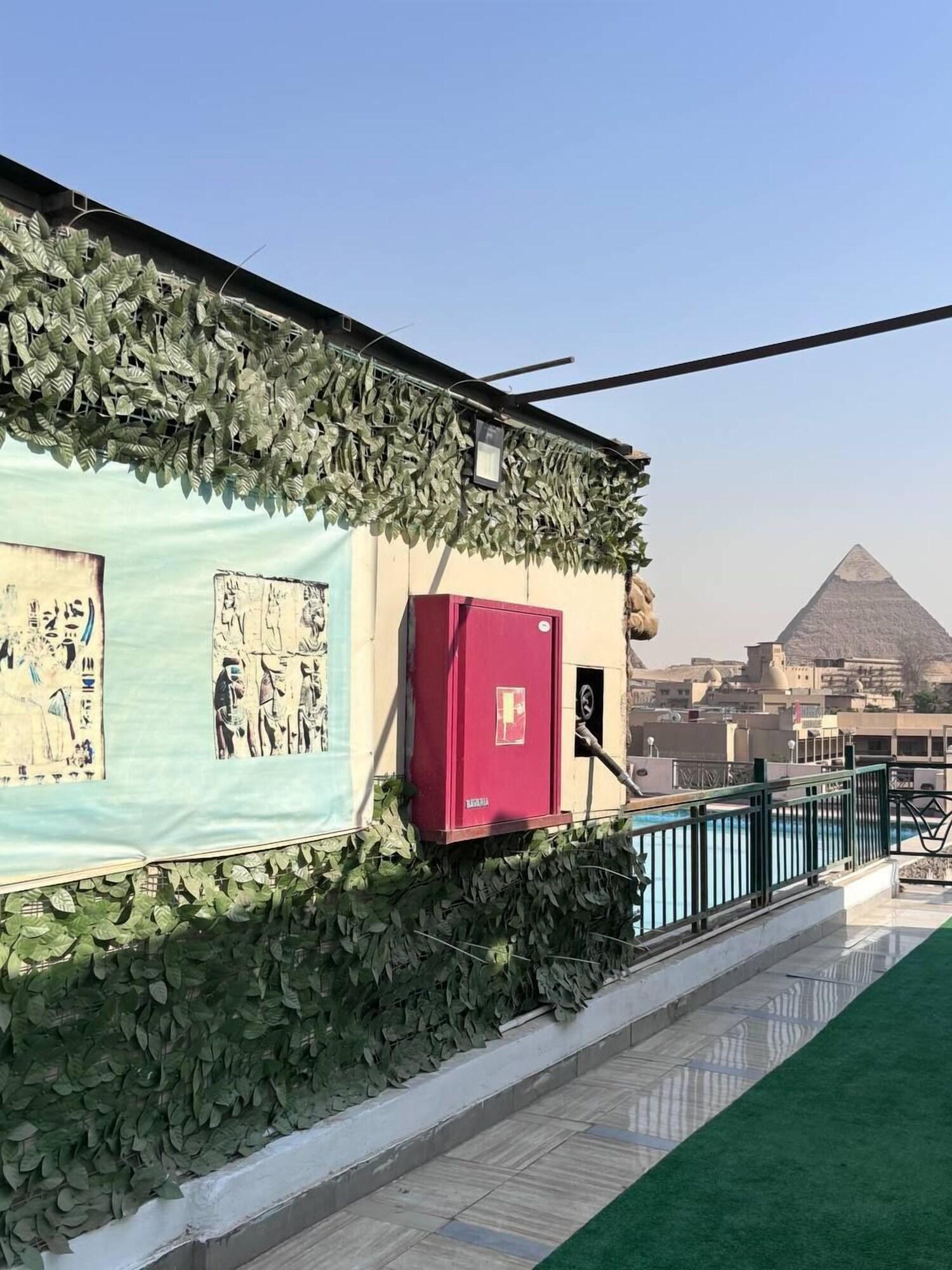 Vista Exterior Elite Pyramids View Inn