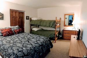 Alquiler Vacacional - Mtn views. Walk to ski bus, fishing pond, ice rink, brewpub, and whole foods