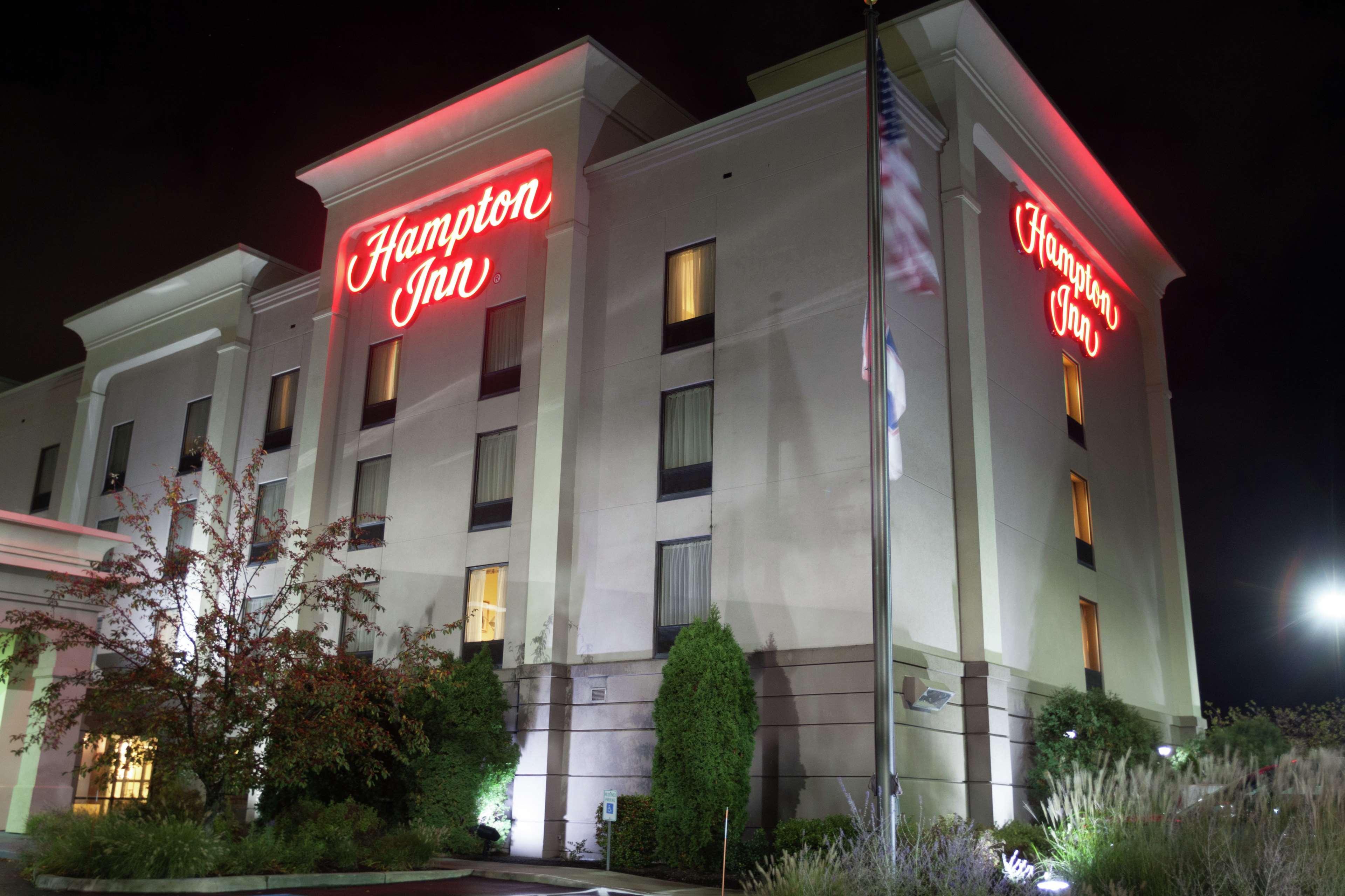 Vista Exterior Hampton Inn Oneonta