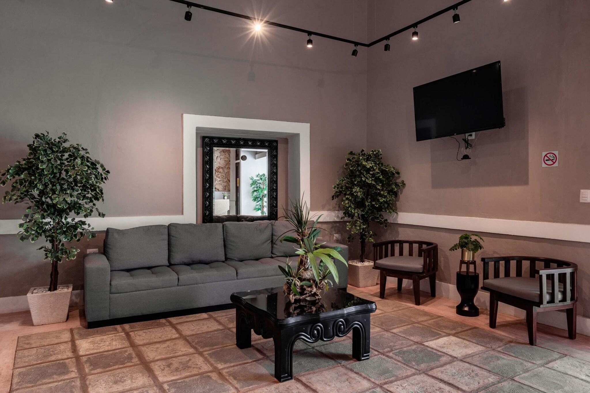 Varios Hotel Colonial Zaci By Guruhotel