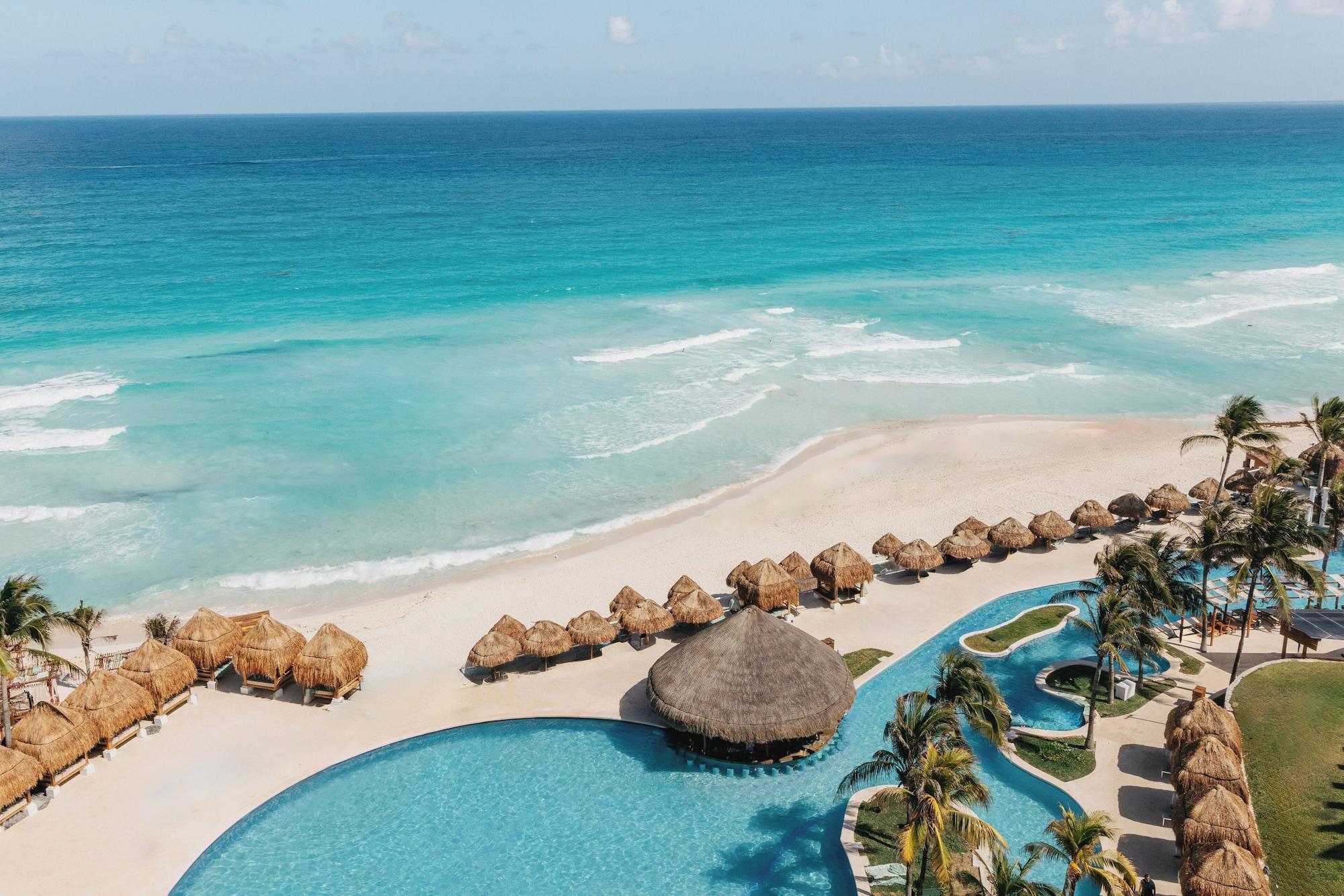 Vista Piscina Paradisus Cancún – All Inclusive