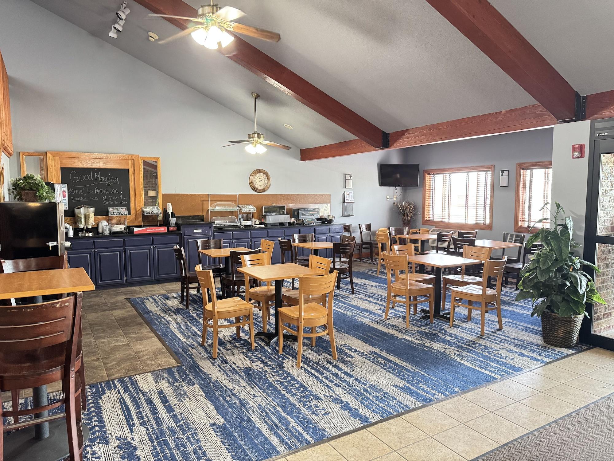 Restaurant AmericInn by Wyndham Baldwin