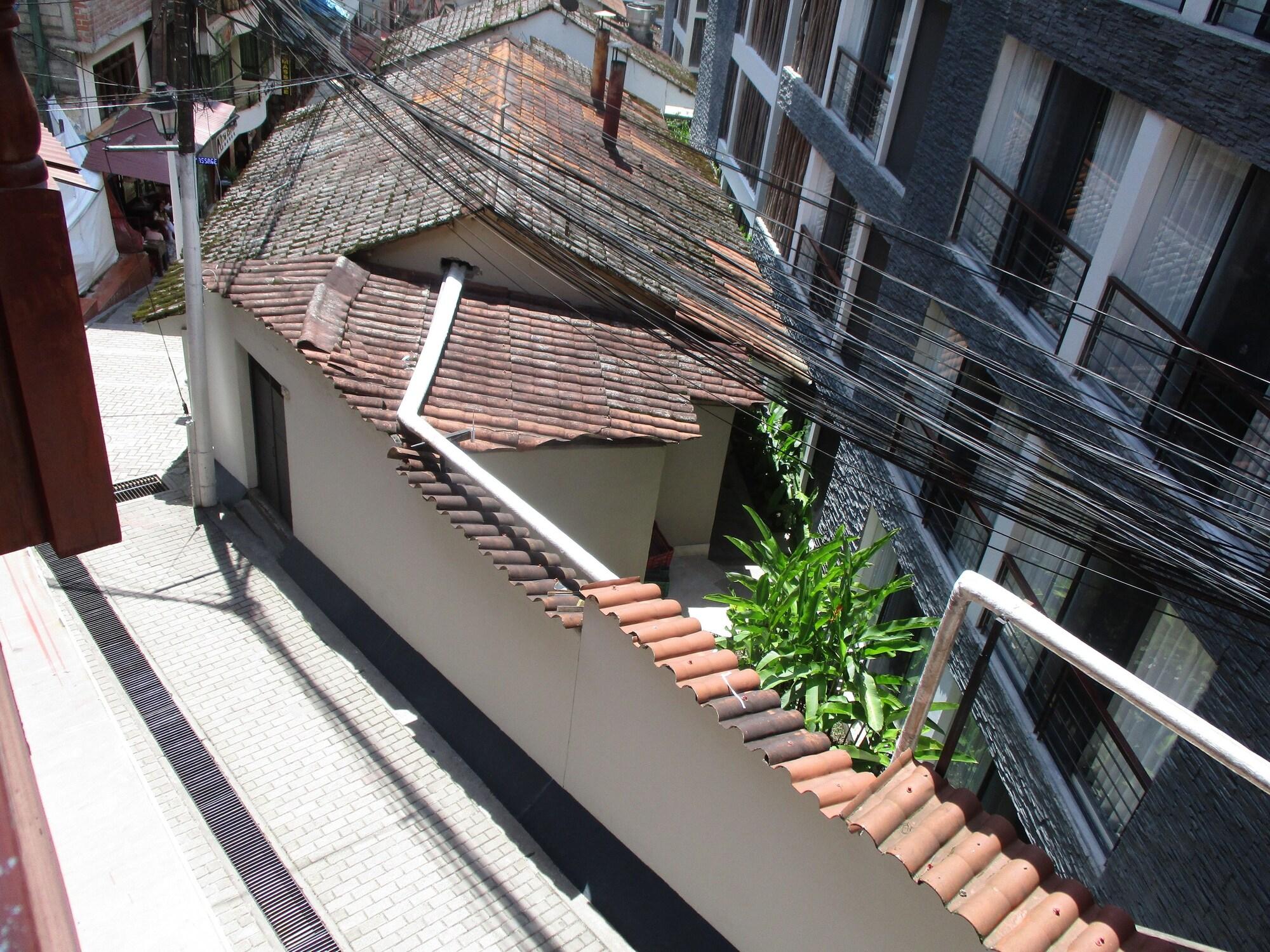 Vista Exterior New Day Inn Mapi