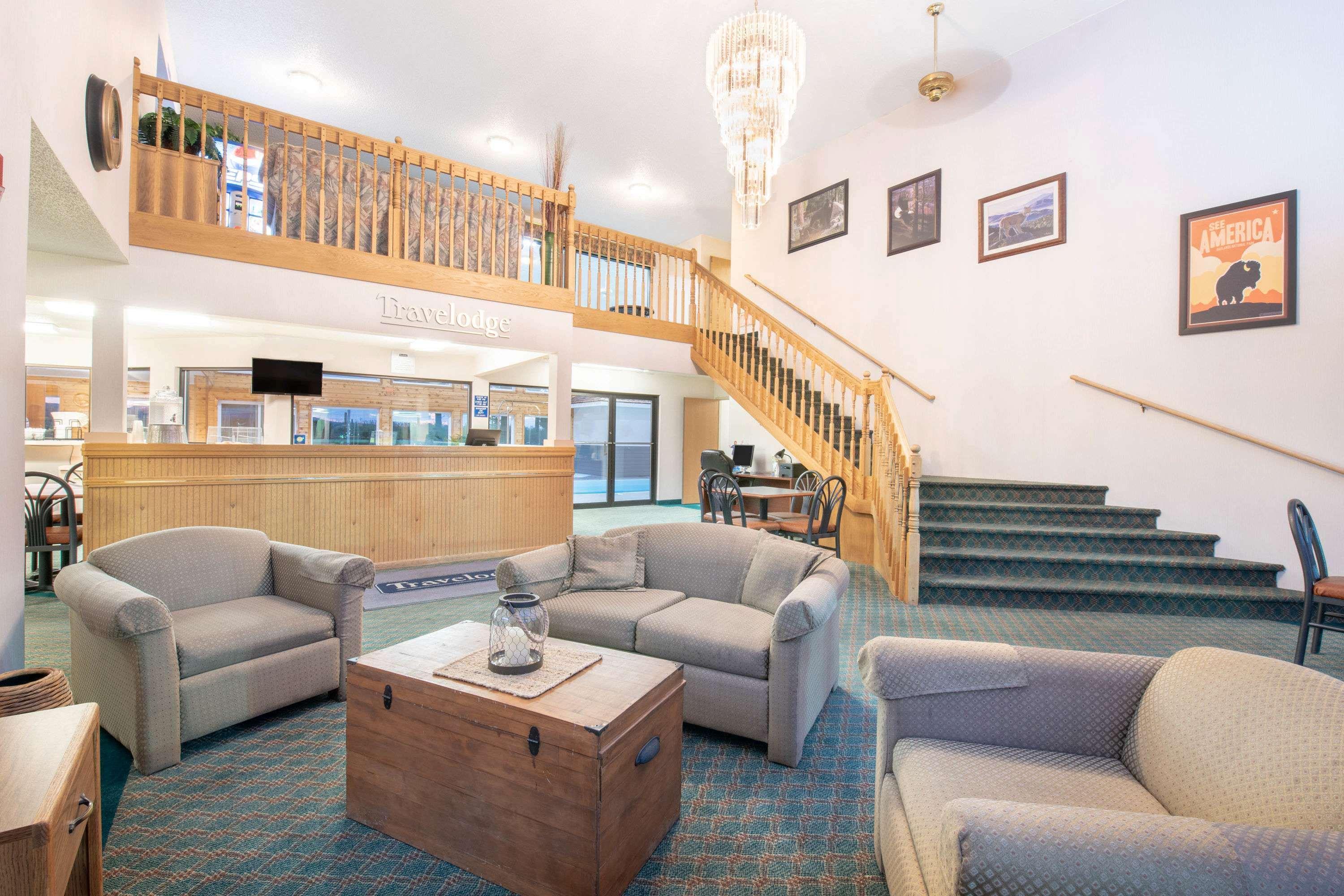 Vista Lobby Travelodge by Wyndham Spearfish