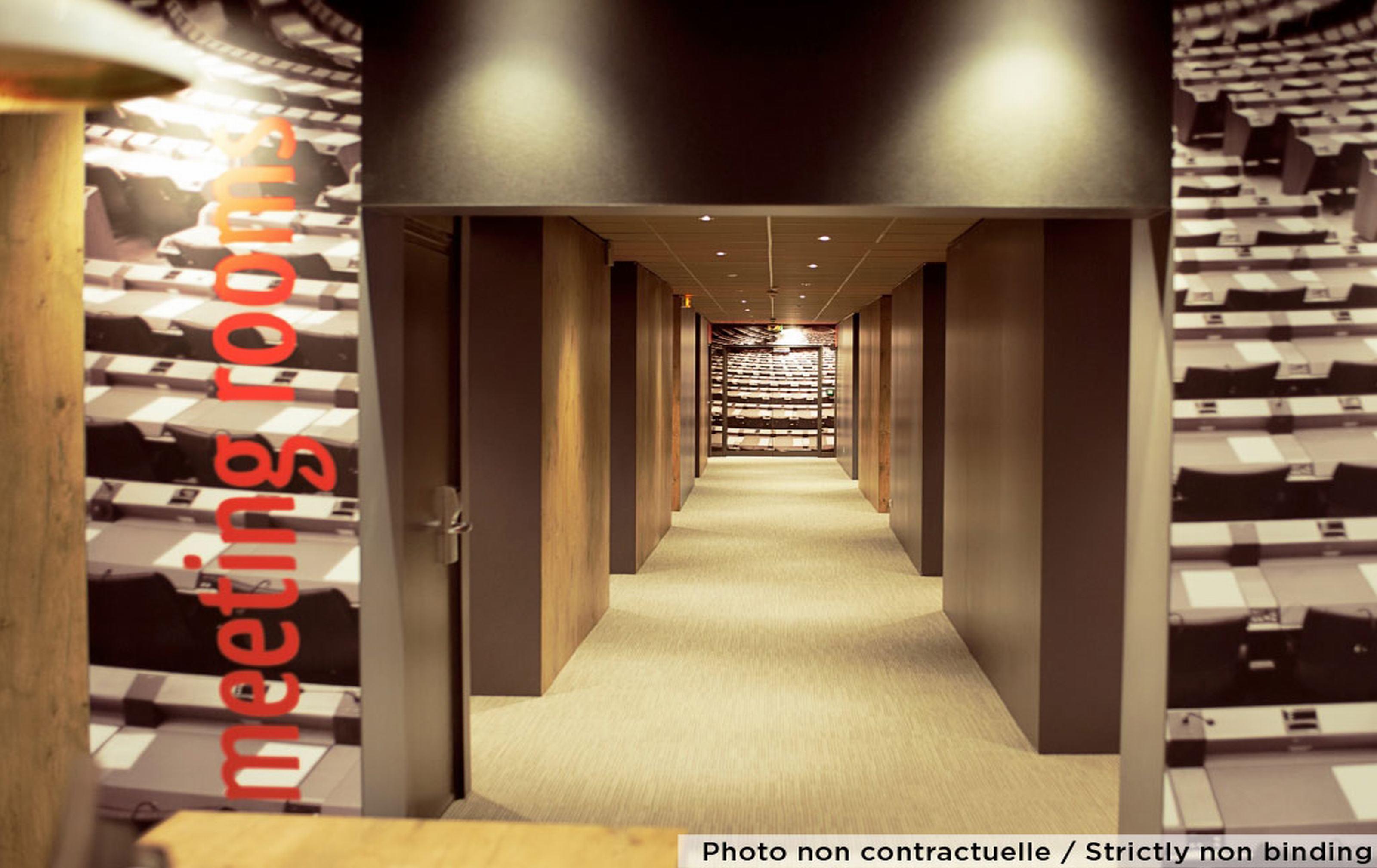 Vista Lobby ibis Dublin