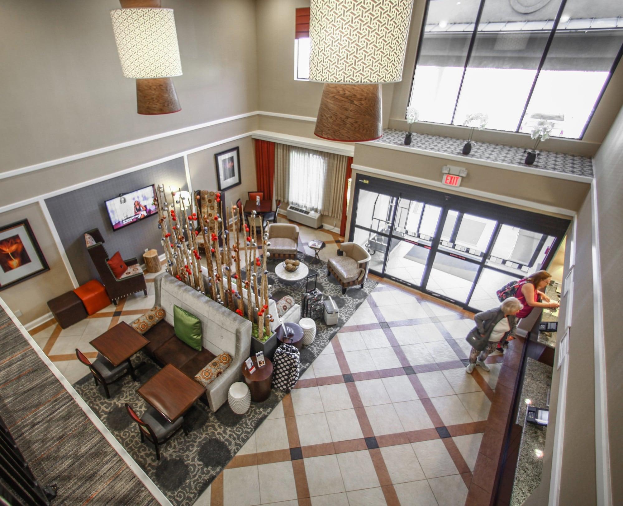 Vista Exterior Holiday Inn Express Atlanta - Emory University Area by IHG